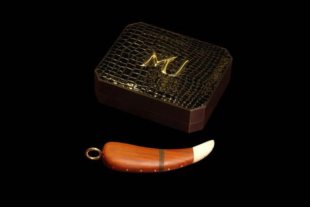 MJ - USB Flash Drive Wild Fang Edition - Bloodwood, Lion Fang, Solid Gold, VIP Crocodile Box.